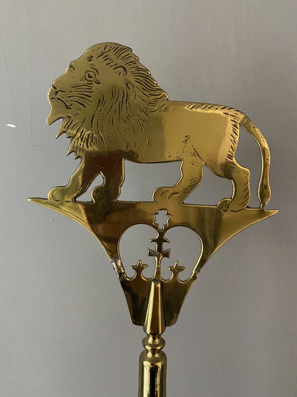 18th Century Pierced Brass Processional Lion & Crown Oak Pole View II