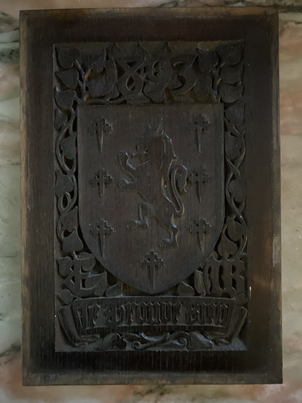 19th Century Coat of Arms Carved Oak Panel Je Trouve Bien 1893