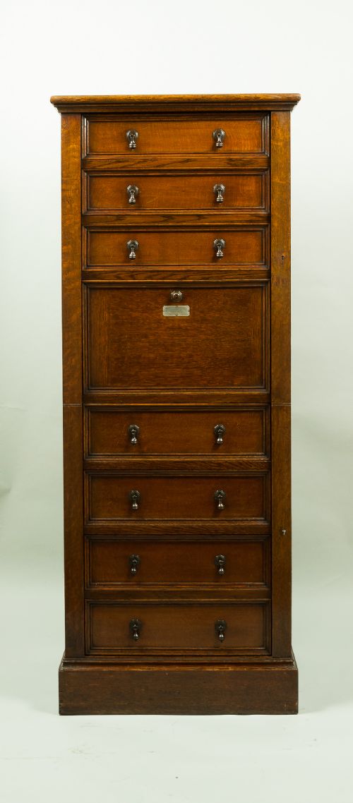 Good Quality Oak Wellington Chest
