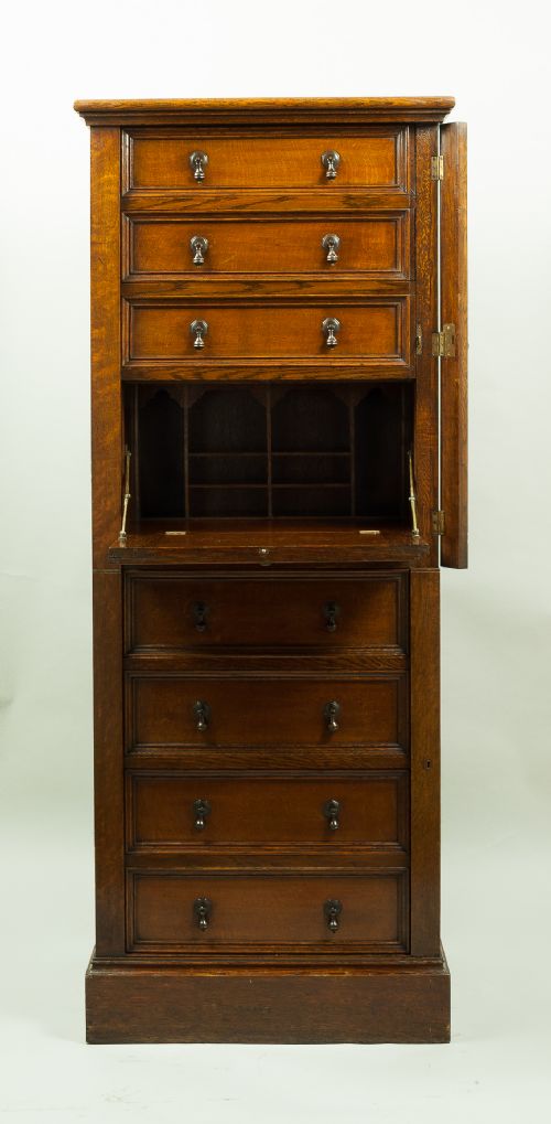 fig 1. Good Quality Oak Wellington Chest