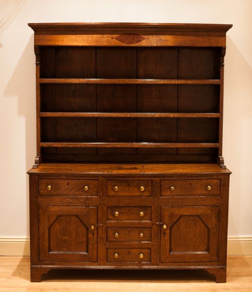 fig 2. A Fine Quality Georgian Oak Dresser circa 1790.