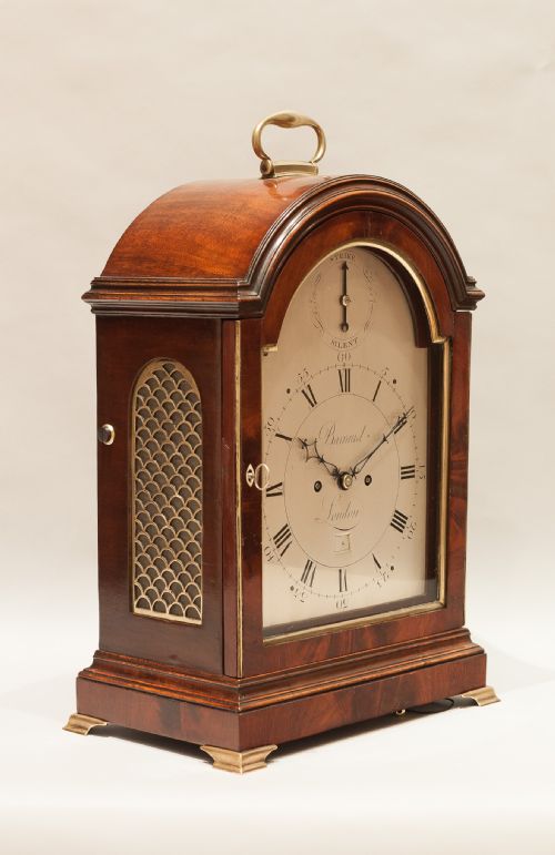 fig 1. A fine quality mahogany bracket/mantel/table clock by Barraud of London, c.1780