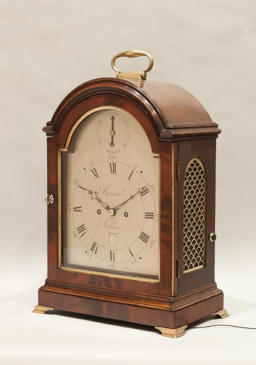 fig 2. A fine quality mahogany bracket/mantel/table clock by Barraud of London, c.1780