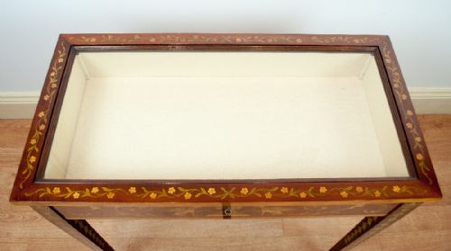 fig 2. A FINE QUALITY EDWARDIAN INLAID MAHOGANY BIJOUTERIE TABLE