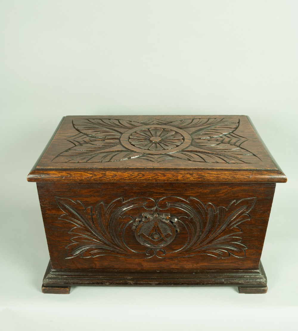 A good quality Small Oak Box
