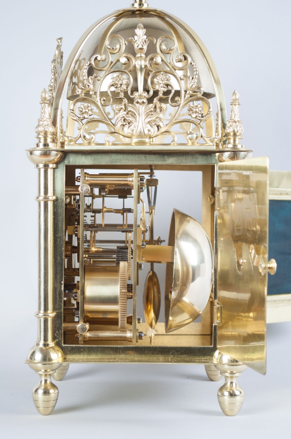A Fine Quality Late Victorian Brass Lantern Mantel Clock View VII