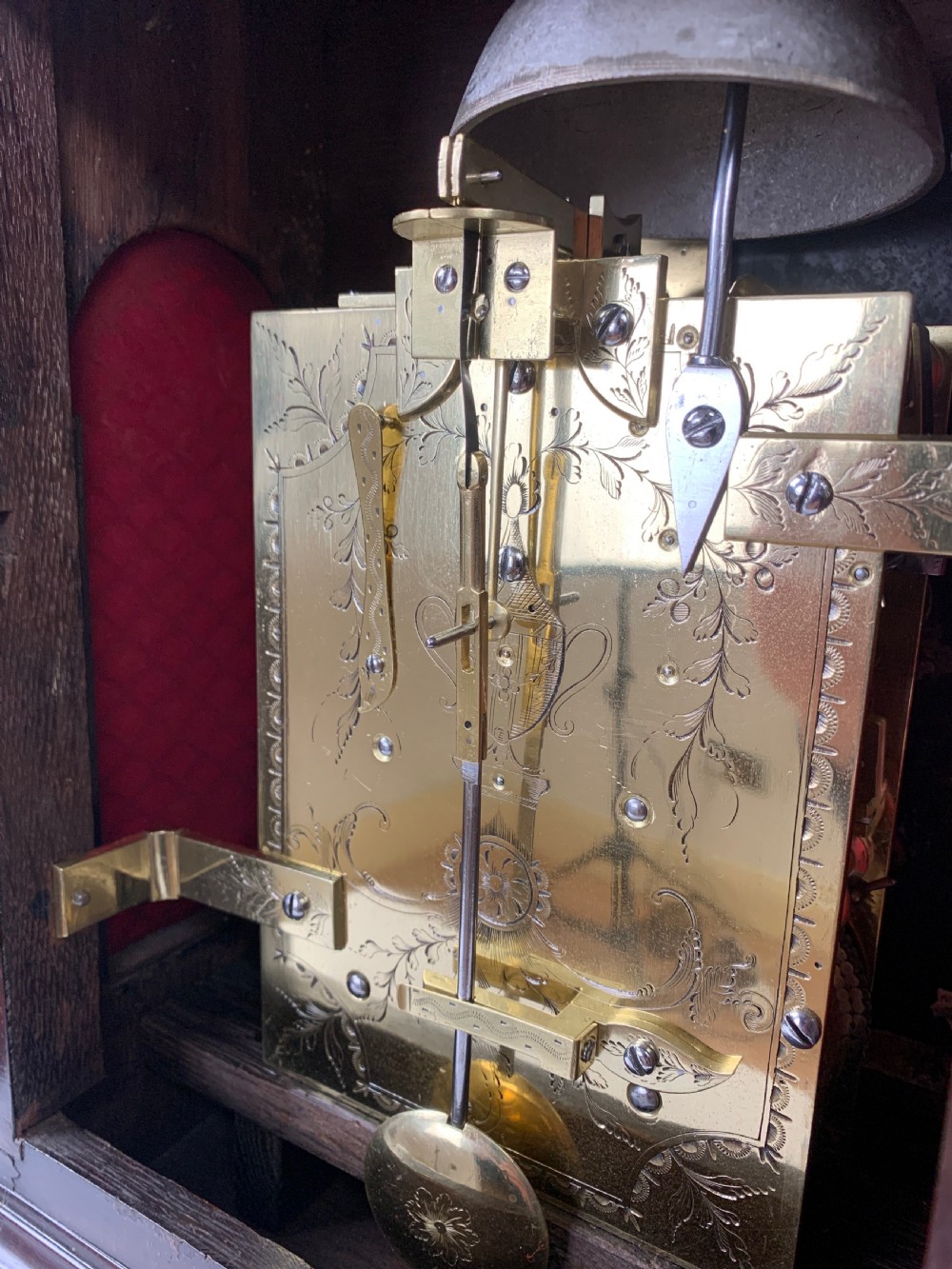 A fine quality George III flame mahogany verge bracket clock by Hunter of London. View VII