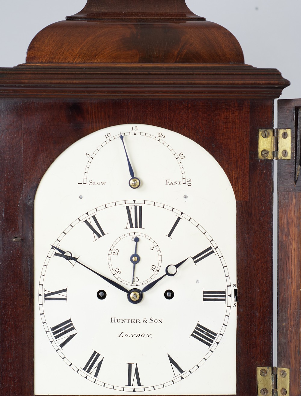 A fine quality George III flame mahogany verge bracket clock by Hunter of London. View X