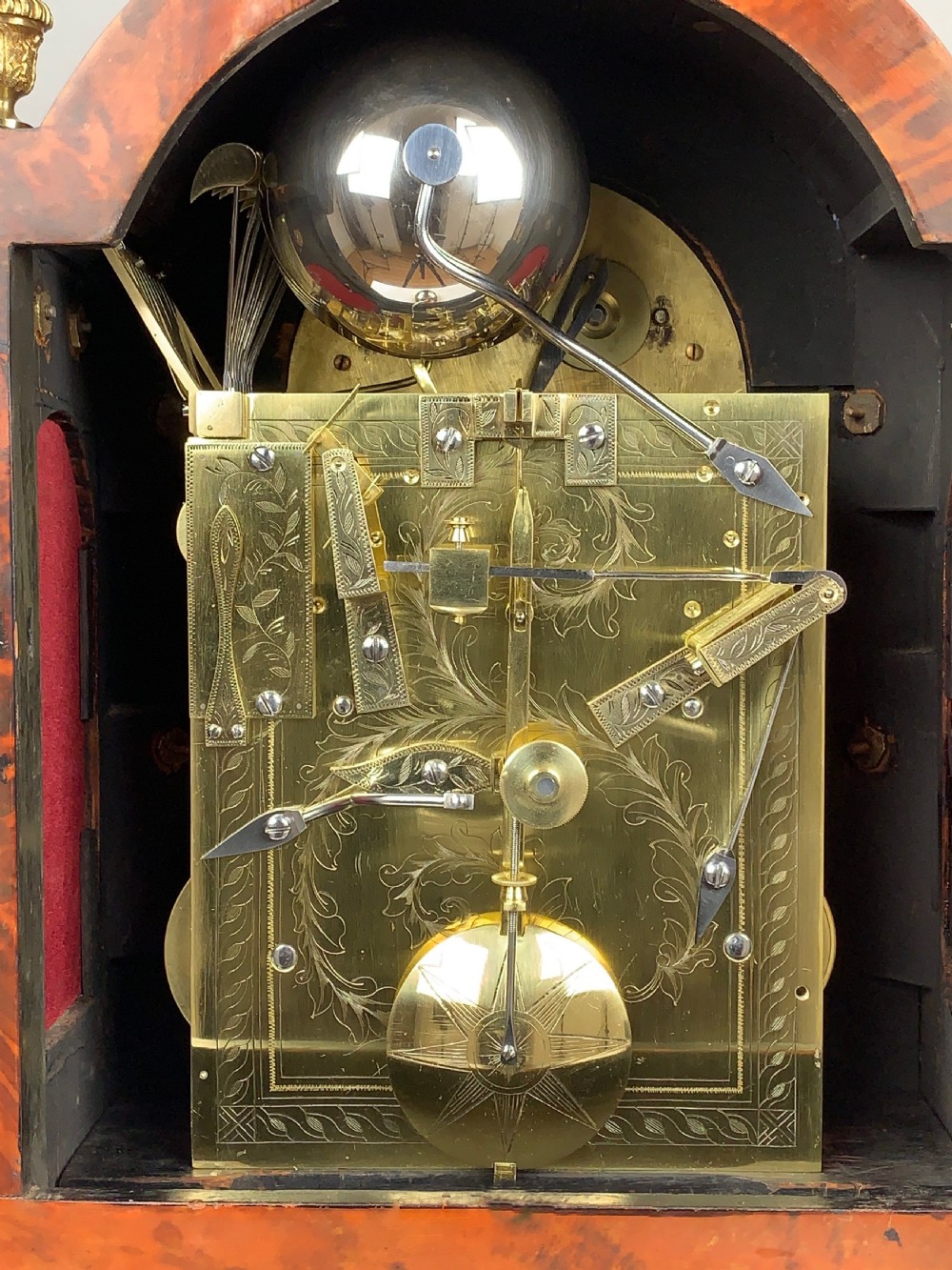 A fine quality quarter chiming bracket / mantel clock, Elliott London c.1880 View VI