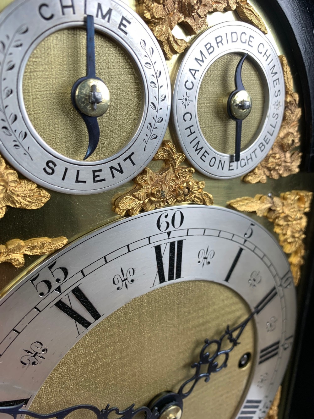 A fine quality quarter chiming bracket / mantel clock, Elliott London c.1880 View XIV