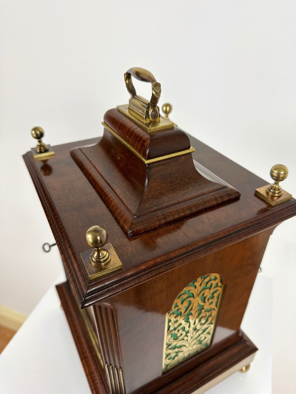 A Fine Quality Quarter Chiming Bracket / Mantel Clock, London c.1890. View XI