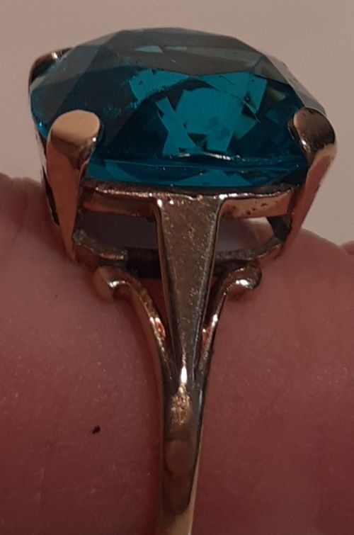 Late Victorian 9 Carat Gold Ring