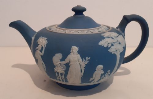 Late 19th/early 20th Century Blue & White Wedgwood Jasperware Teapot
