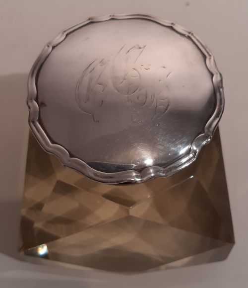 FACET CUT CRYSTAL DESKTOP INKWELL WITH SILVER LID HALLMARKED 1909 - ADDITIONAL PHOTO 2