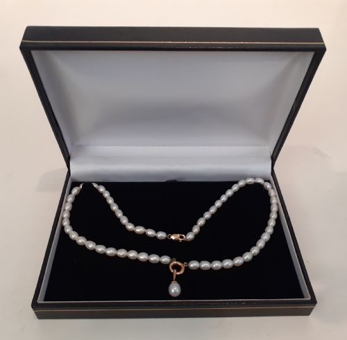 Pearl Necklace with Pearl Pendant Dropper on 9 Ct Gold