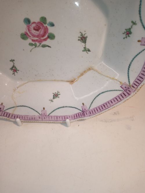 FIVE GEORGIAN CHELSEA PLATES AND BOWLS FROM THE 175060'S - ADDITIONAL PHOTO 17