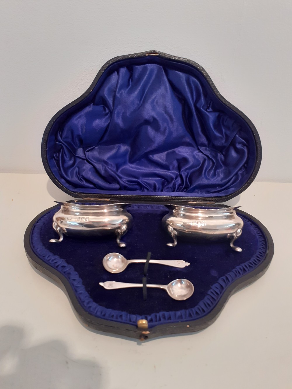 Pair of Silver Salts with two silver spoons, 1901