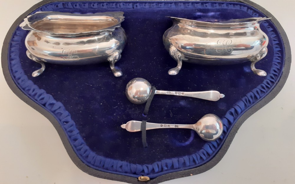 Pair of Silver Salts with two silver spoons, 1901 View II