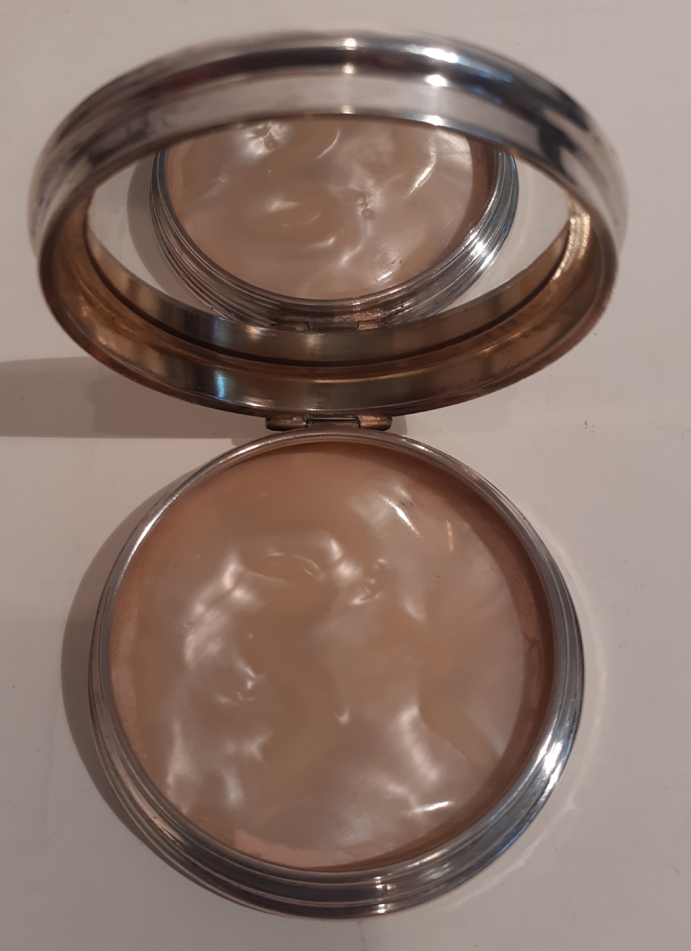 Art Nouveau Silver Compact, Hallmarked 1869 View II