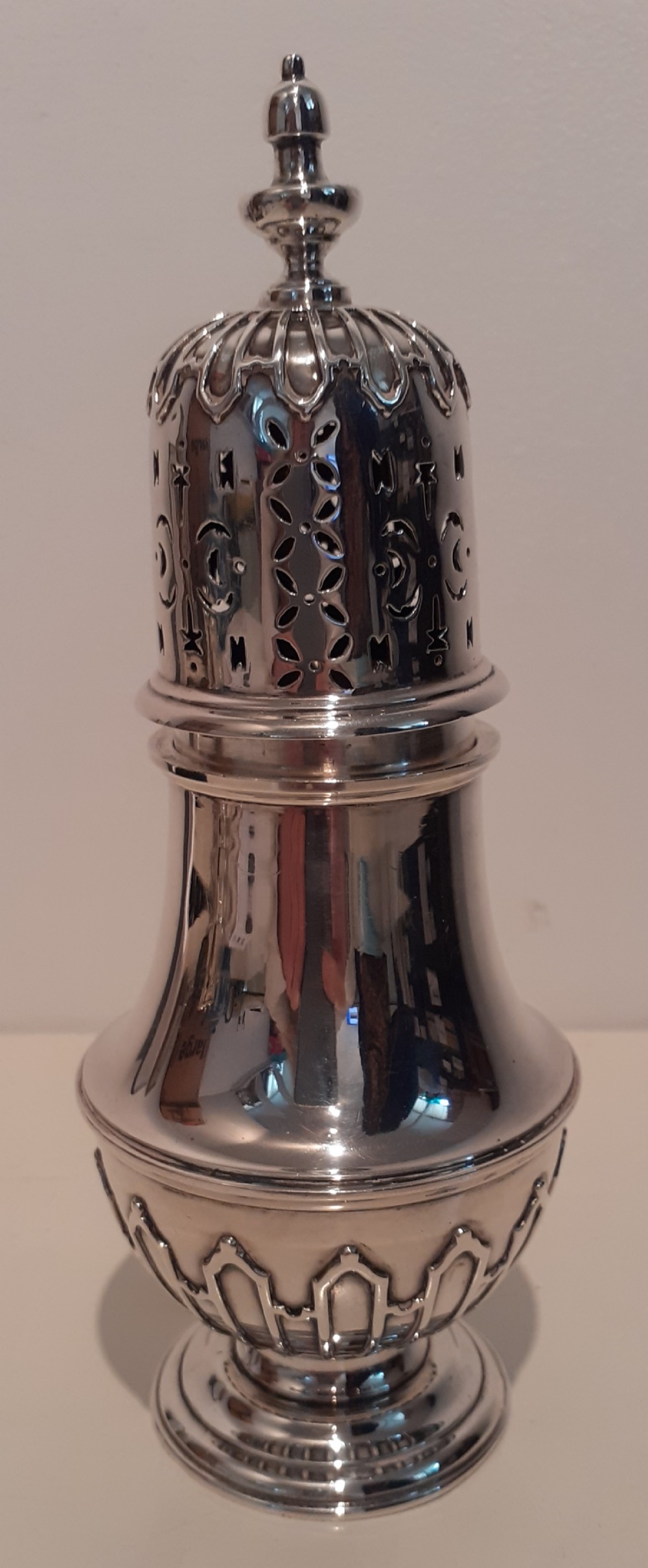 Heavy Silver, Georgian Design, Sugar Caster, London 1910