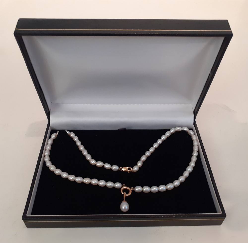 Pearl Necklace with Pearl Pendant Dropper on 9 ct Gold