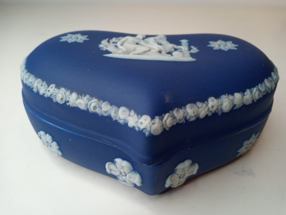 Wedgwood Jasperware Trinket Box, 1912 View II