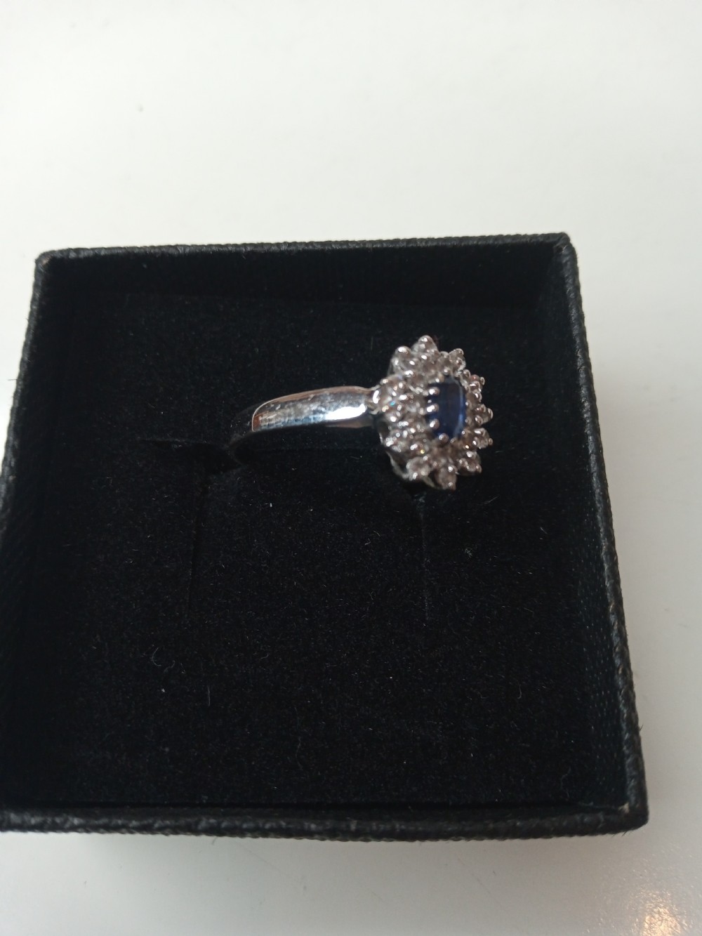 18 Carat White Gold Ring with Saphire and Diamonds View II