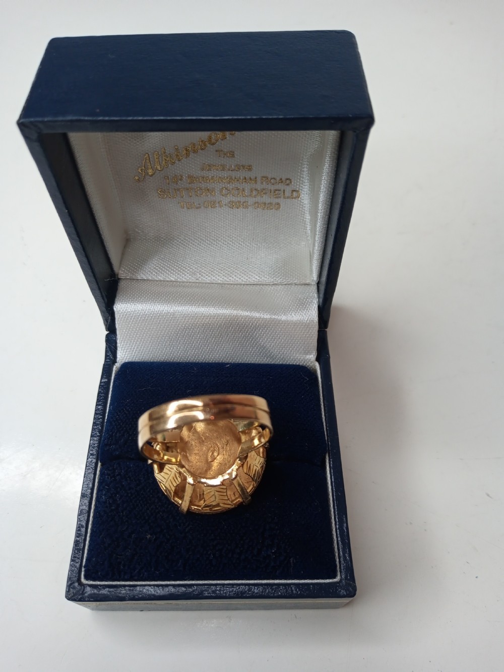 18 Carat Gold Half Sovereign Ring, 1911 View III