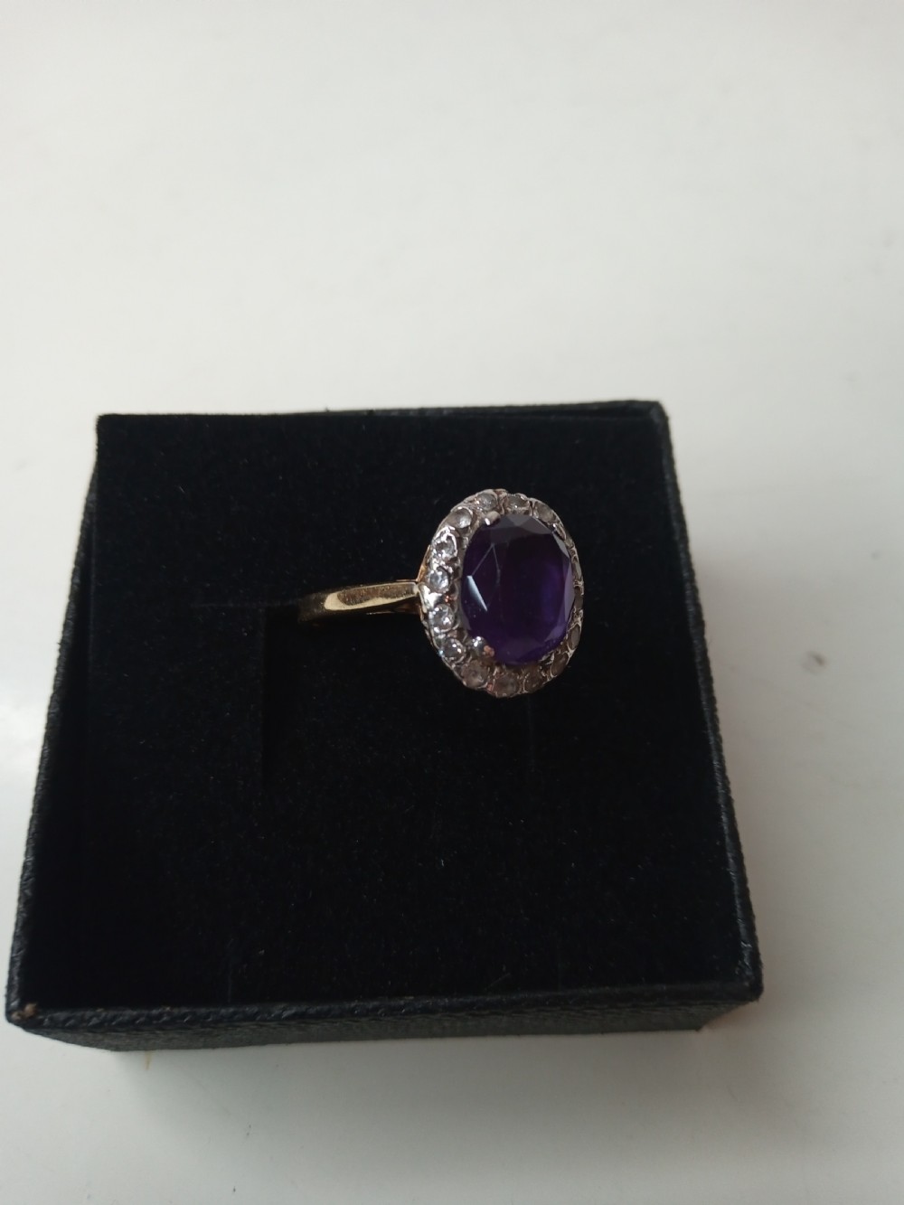 18 Carat Gold Ring with Amethyst and Circonias View II