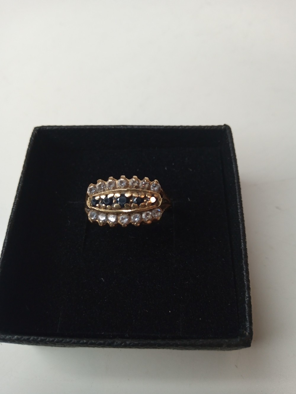 18 Carat Gold Ring with Saphires and Circonias