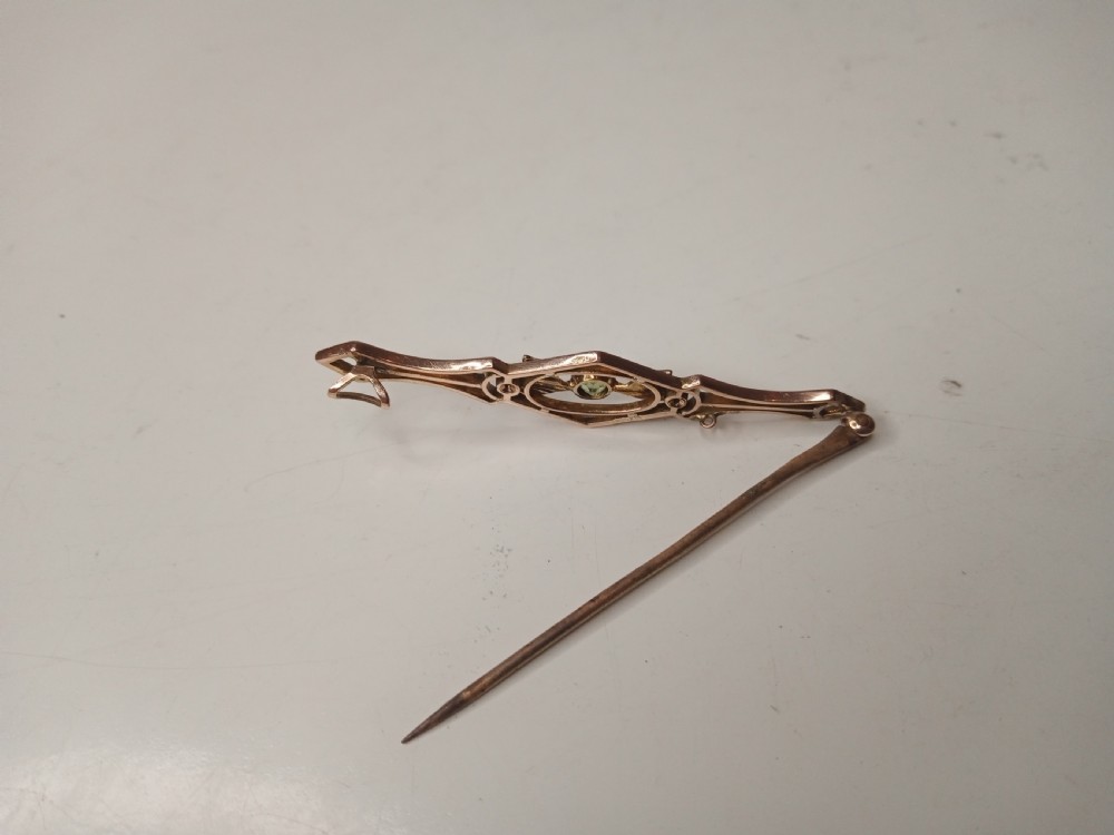 Art Deco 9 Carat Gold Brooche View V