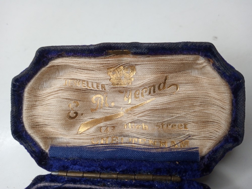 Art Deco 9 Carat Gold Brooche View VI