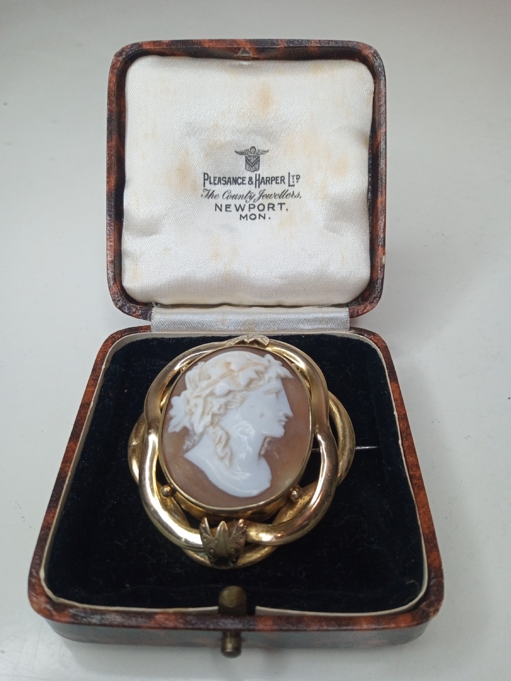Large Victorian Gold plated Cameo Brooche