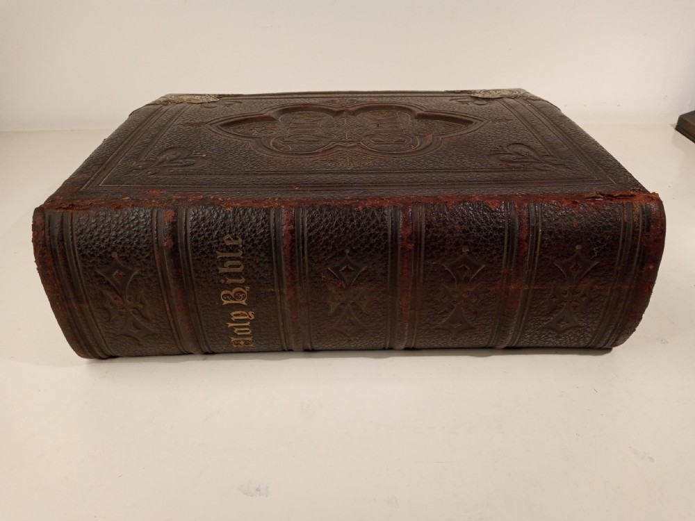 Large Family Bible View V