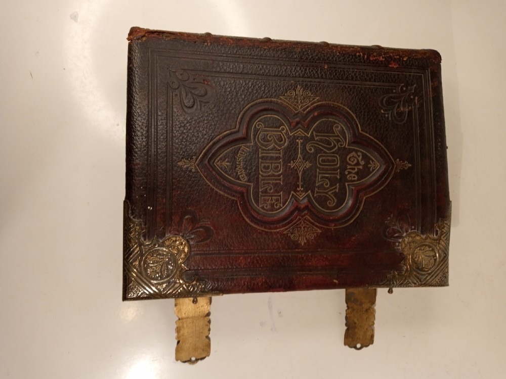 Large Family Bible View VIII