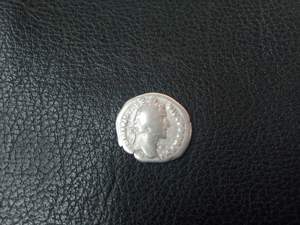 Silver Coin, Dinarius, Antonius Pius  ca 138-161 AD View II