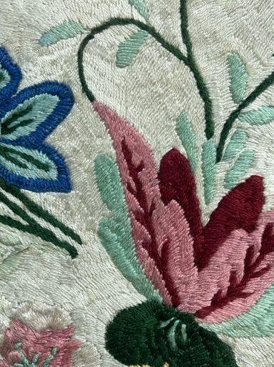 ORIGINAL EARLY 20TH CENTURY VINTAGE FRAMED FLORAL EMBROIDERY PANEL DECORATIVE COUNTRY HOUSE WALL ART - ADDITIONAL PHOTO 7