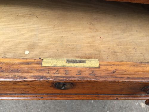 A VERY FINE QUALITY OAK CENTER OR LIBRARY TABLE MADE BY ROBERT STRAHAN CO DUBLIN - ADDITIONAL PHOTO 7