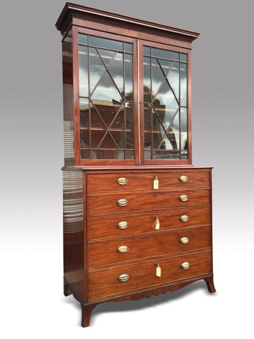 A FINE GEORGE III MAHOGANY SECRETAIRE BOOKCASE - ADDITIONAL PHOTO 3