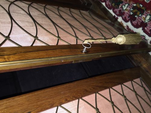 A VERY FINE QUALITY REGENCY ROSEWOOD CHIFFONIER - ADDITIONAL PHOTO 4