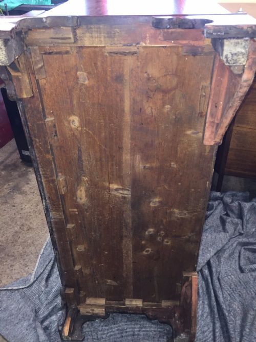 A GOOD GEORGE III MAHOGANY CHEST OF DRAWERS - ADDITIONAL PHOTO 5