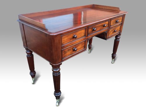 MAHOGANY WRITING OR DRESSING TABLE ATTRIBUTED TO GILLOWS STAMPED BY M WILSON 68 GREAT QUEEN STREET LONDON - ADDITIONAL PHOTO 1