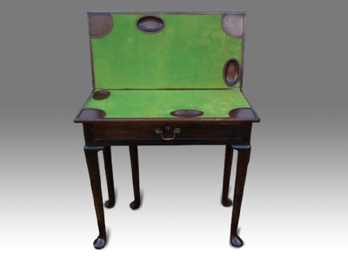 A FINE GEORGE II MAHOGANY TRIPLE FOLD GAMES AND TEA TABLE - ADDITIONAL PHOTO 3