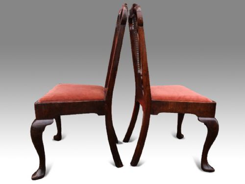 A SUPERB PAIR OF IRISH EARLY 18TH C WALNUT AND MARQUETRY SIDE CHAIRS - ADDITIONAL PHOTO 1