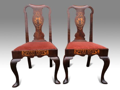 A SUPERB PAIR OF IRISH EARLY 18TH C WALNUT AND MARQUETRY SIDE CHAIRS - ADDITIONAL PHOTO 3