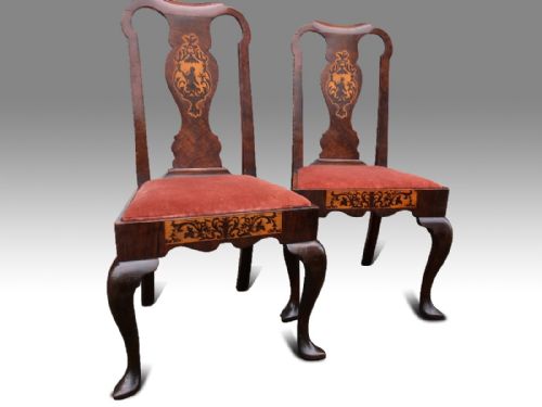 A SUPERB PAIR OF IRISH EARLY 18TH C WALNUT AND MARQUETRY SIDE CHAIRS - ADDITIONAL PHOTO 4