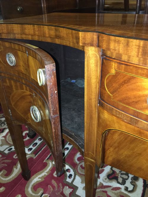 A SUPERB GEORGE III SHERATON STYLE SERPENTINE MAHOGANY AND INLAID SIDEBOARD - ADDITIONAL PHOTO 8