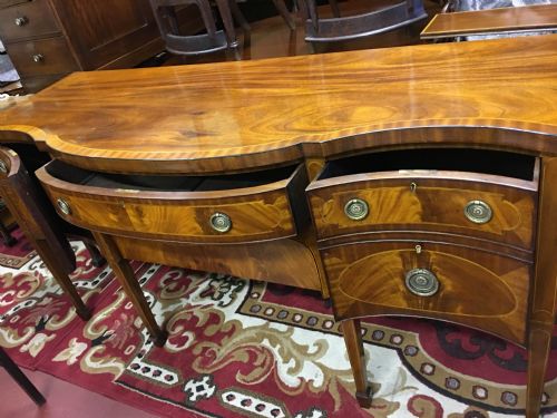 A SUPERB GEORGE III SHERATON STYLE SERPENTINE MAHOGANY AND INLAID SIDEBOARD - ADDITIONAL PHOTO 9