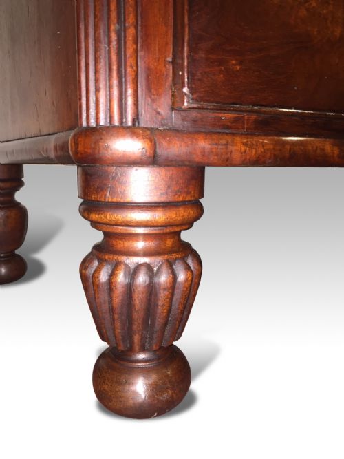 REGENCY MAHOGANY BOWFRONT CHEST OF DRAWERS - ADDITIONAL PHOTO 4