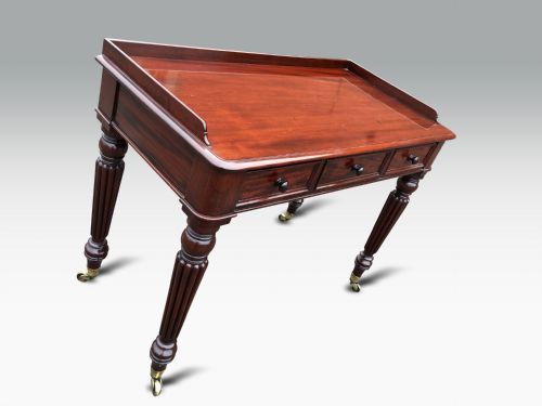 mahogany writing or dressing table attributed to gillows stamped by m wilson 68 great queen street london - CATEGORY: ANTIQUE FURNITURE - DATED REGENCY